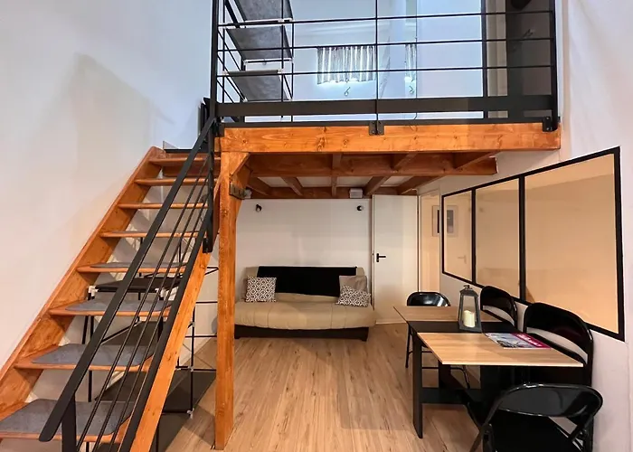 Grand Contemporain Avec Mezzanine Apartamento